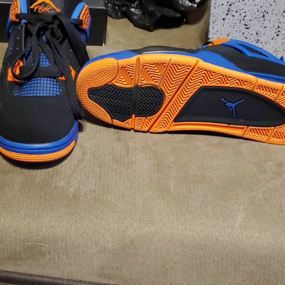 Jordan 4 retro CAVS